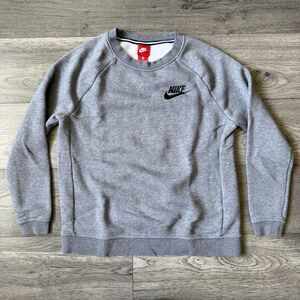 Nike Women’s Sportswear Essential Fleece Crewneck Sweatshirt - Size Medium